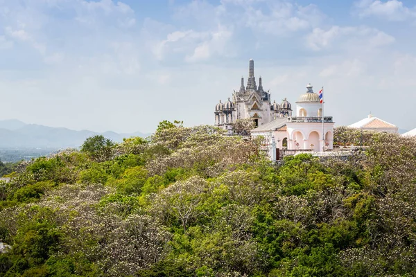Tapınak sarılmada dağda, Phra Nakhon Kh mimari detaylar