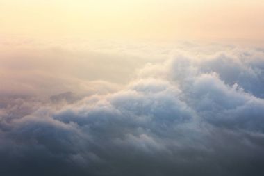 Dağlar peyzaj Instagram filtre görkemli günbatımı. DRA