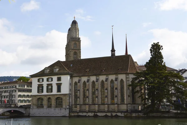 Zürih, İsviçre çatılar için göster