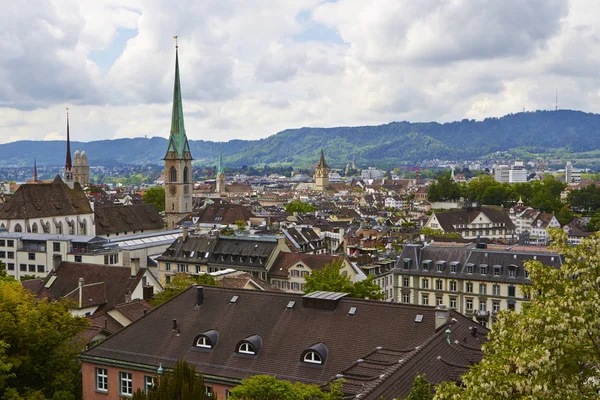 Zürih, İsviçre çatılar için göster