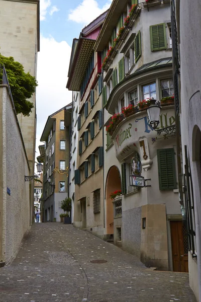 Małej uliczce w Zurych, Szwajcaria — Zdjęcie stockowe