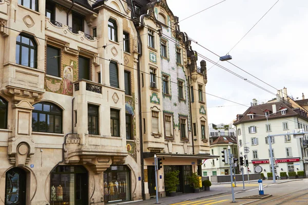 Дом с картинами Mucha в Цюрихе, Швейцария Стоковое Фото