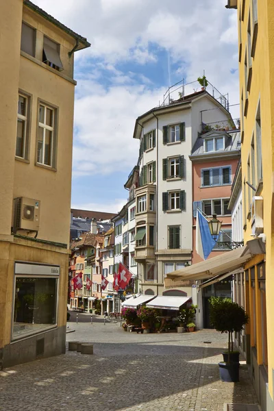 Небольшая улица в Цюрихе, Швейцария Стоковое Изображение
