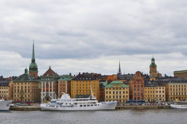 Bulutlu gün, Stockholm, İsveç Kraliyet Sarayı'na görüntülemek