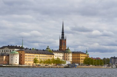 Bulutlu gün, Stockholm, İsveç Kraliyet Sarayı'na görüntülemek