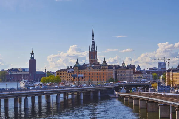 Güneşli bir günde, İsveç Stokholm için göster
