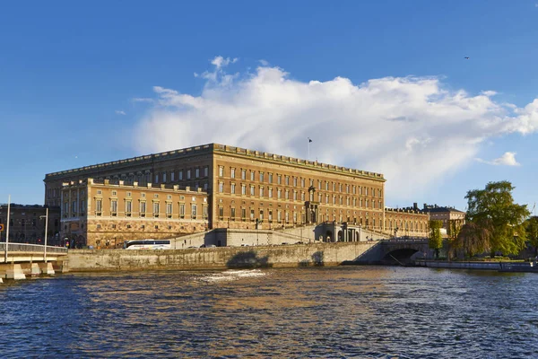 Widok na Pałac Królewski w Sztokholmie — Zdjęcie stockowe