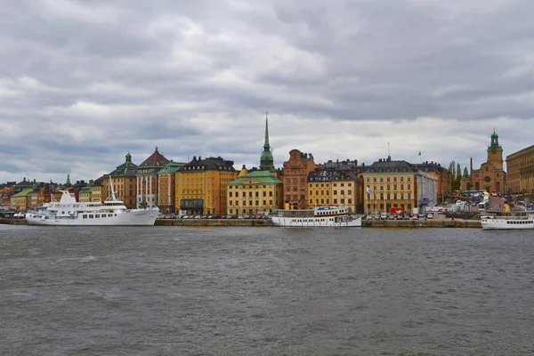 Widok na Pałac Królewski w pochmurny dzień, Sztokholm, Szwecja — Zdjęcie stockowe
