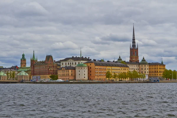 Bulutlu gün, Stockholm, İsveç Kraliyet Sarayı'na görüntülemek