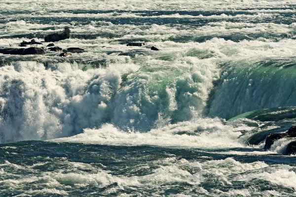 Wasser der Niagarafälle, Kanada — Stockfoto