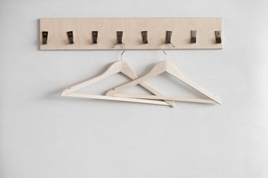 Duvar, kanca ve askı