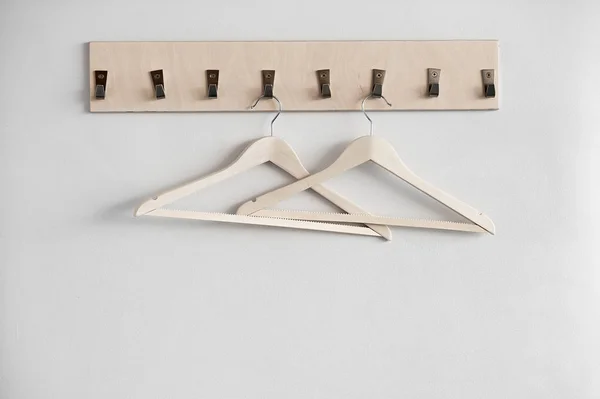 Duvar, kanca ve askı