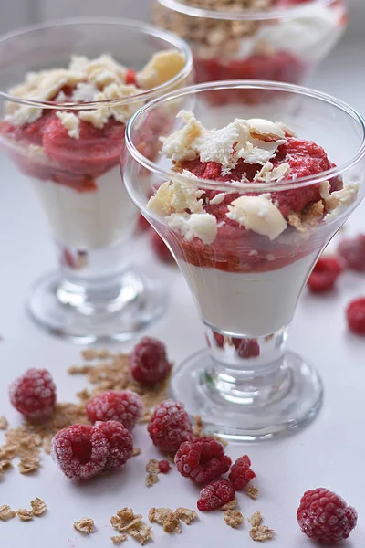 Joghurt mit Müsli — Stockfoto