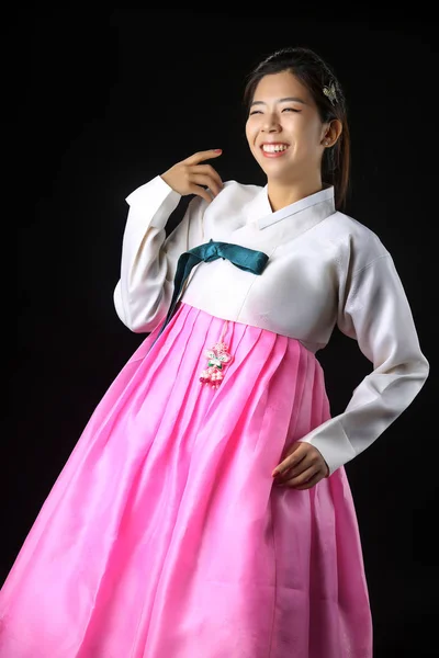Hanbok: o vestido tradicional coreano e bela menina asiática — Fotografia de Stock