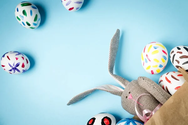 Lapin de Pâques dans un paquet — Photo