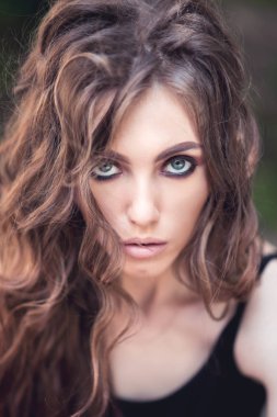 Sokak yakın çekim güzel kız