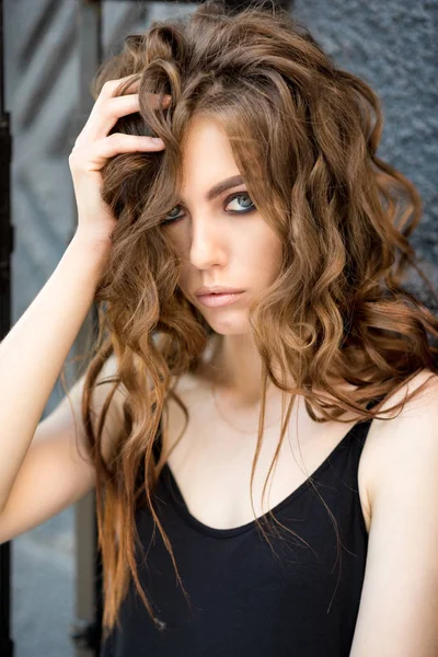 Sokak yakın çekim güzel kız