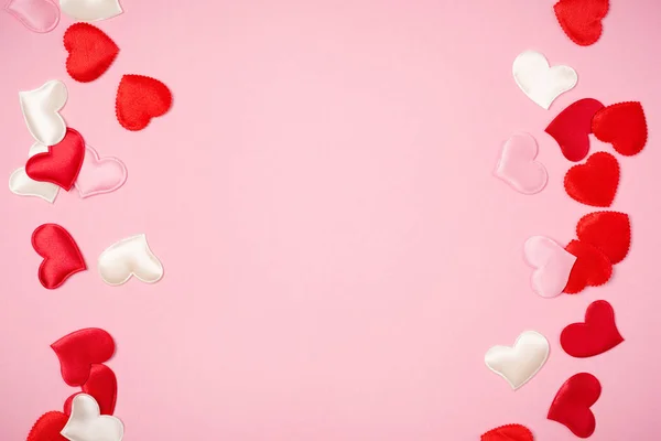 Red hearts for Valentines day on a beautiful pink background. — Stock Photo, Image