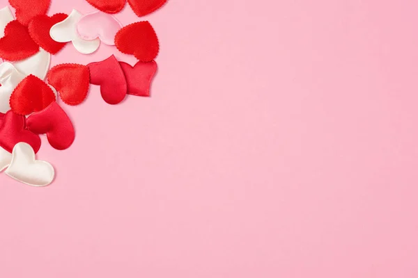 Red hearts for Valentines day on a beautiful pink background. — Stock Photo, Image