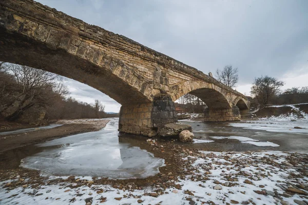 Old Bridge River Winter Landscape — Stock Photo, Image