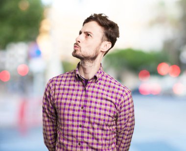 mutlu genç adam çok arıyorum