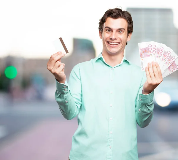 Hombre de negocios feliz con tarjeta de crédito — Foto de Stock