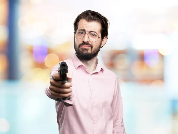 Θυμωμένος νεαρός με όπλο ποπ — Φωτογραφία Αρχείου