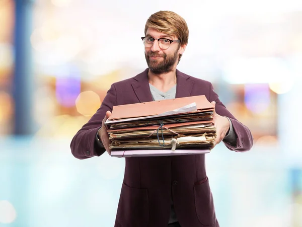 Gelukkig zakenman met bestanden — Stockfoto