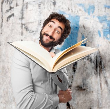  genç adam sunan küçük kitap