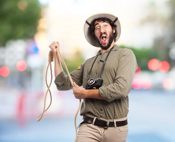 Louco explorador homem com corda — Fotografia de Stock