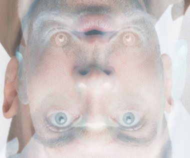 mavi gözlü adam yakın çekim