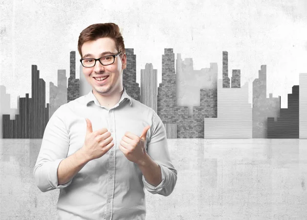 Gelukkig jongeman in trots poseren — Stockfoto