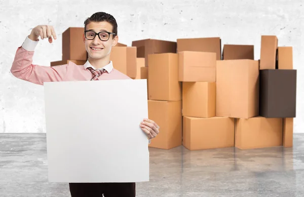 Homem de negócios feliz com cartaz — Fotografia de Stock