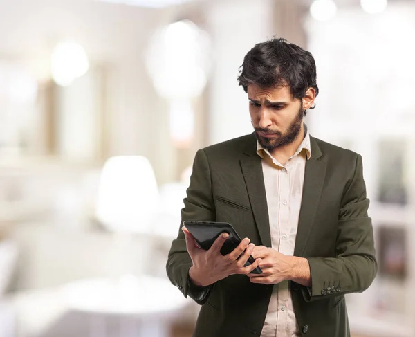 Hombre de negocios feliz con pantalla táctil —  Fotos de Stock