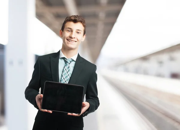 Счастливый бизнесмен трогает экран — стоковое фото
