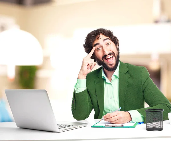 Geschäftsmann mit Notebook und Laptop — Stockfoto