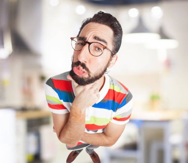 çılgın genç adam düşünme