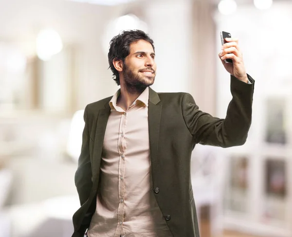 Gelukkig zakenman doen selfie — Stockfoto