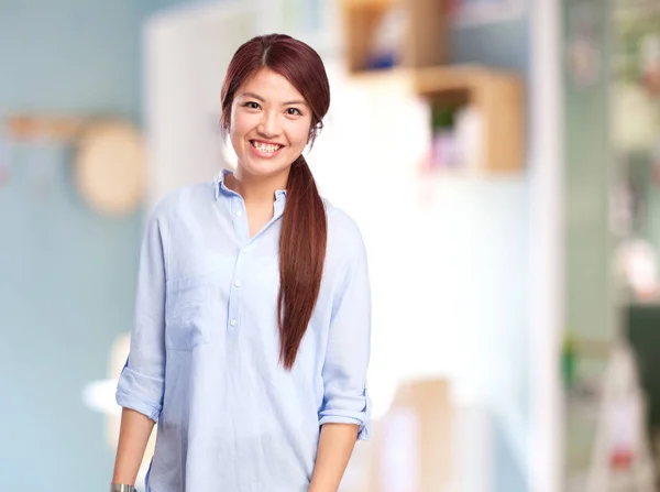 Feliz mujer china sonriendo — Foto de Stock