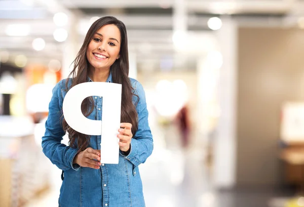 Feliz joven con letra p — Foto de Stock