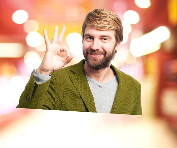 Hombre de negocios feliz con todo signo de derecho —  Fotos de Stock