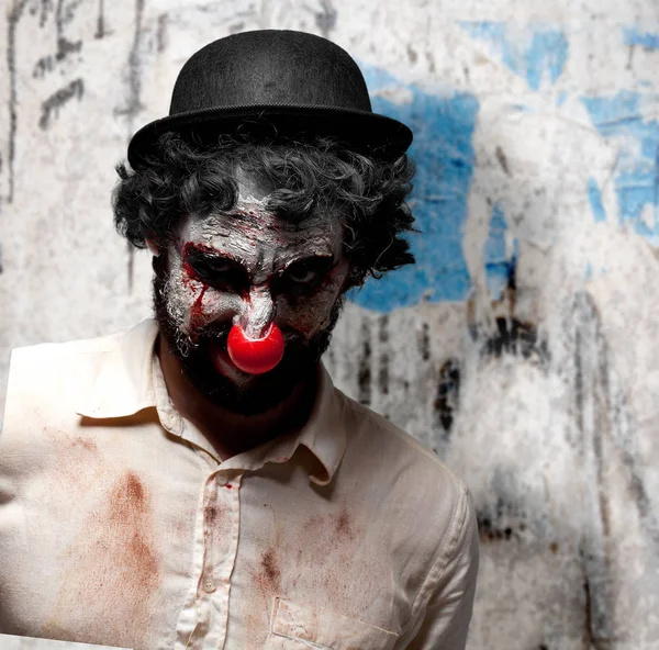 Clown fou homme avec expression en colère — Photo