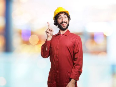 poz fikir sahip olmak mutlu çalışan adam