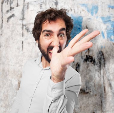 kızgın genç adam şaka