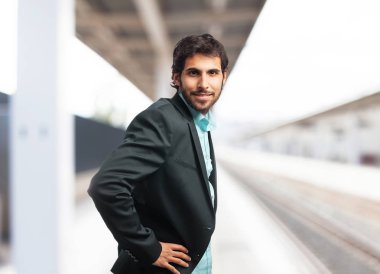 gurur poz mutlu işadamı