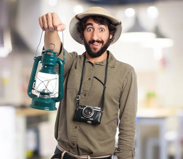 Explorateur fou homme avec lampe à huile — Photo