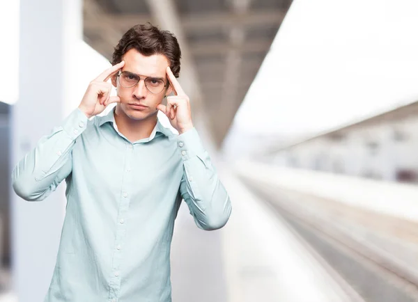 Gelukkig zakenman geconcentreerd — Stockfoto