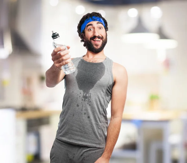 Hombre deporte cansado con botella de agua —  Fotos de Stock