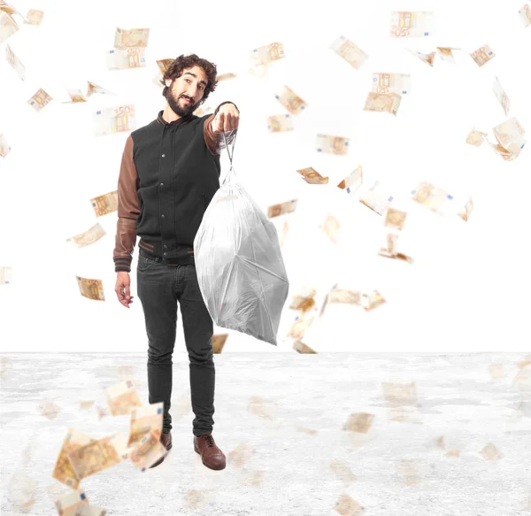 Noioso giovane uomo con sacco della spazzatura — Foto Stock