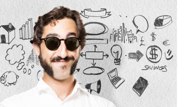 gülümseyen genç serin adam